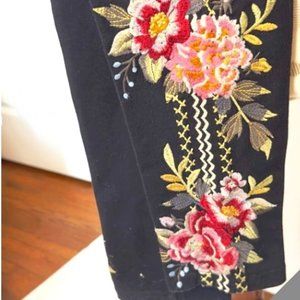 AWESOME!! Johnny Was (JW Los Angeles) embroidered leggings / slacks MEDIUM